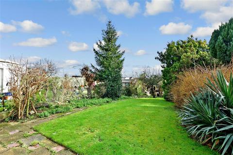35 Saxon Close, Northfleet, Gravesend, DA11 8HA