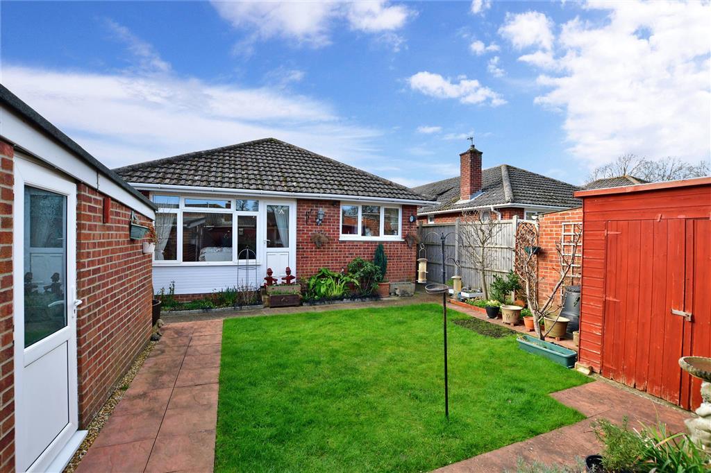 Horndean Road, Emsworth, Hampshire 3 bed detached bungalow £450,000