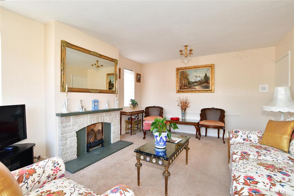 Horndean Road, Emsworth, Hampshire 3 bed detached bungalow £450,000