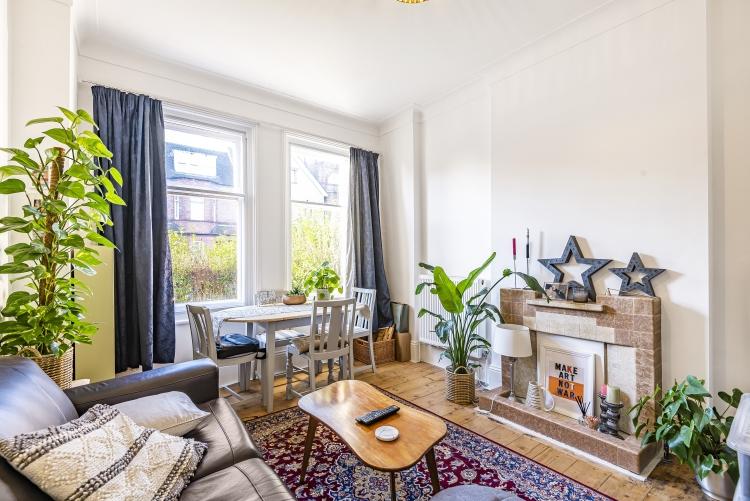 Avenue Streatham Hill SW2 2 bed flat £1,600 pcm (£369 pw)