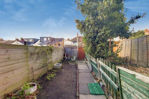 239 Mersham Road, Thornton Heath, CR7 8NW