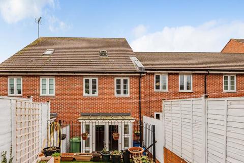 221 Sinclair Drive, Basingstoke, RG21 6AG