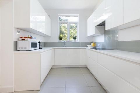 3 bedroom flat to rent, Shepherds Hill, Highgate, London, N6 5AH