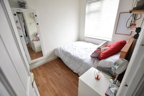 46 Fernside Avenue, Feltham, TW13 7BL