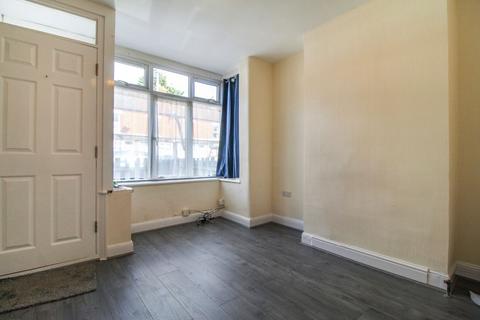 2 bedroom terraced house to rent, Dunville Road, Bedford