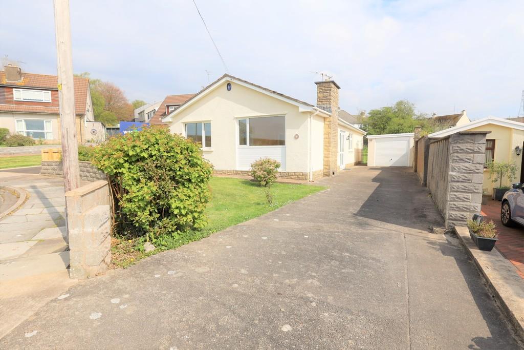 10 Downs View Close, Aberthin... 3 bed detached bungalow £1,495 pcm