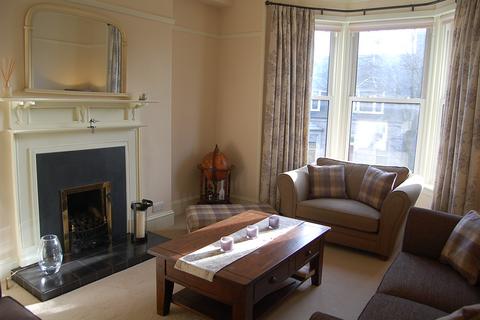 3 bedroom flat to rent, Osborne Place, West End, Aberdeen, AB25