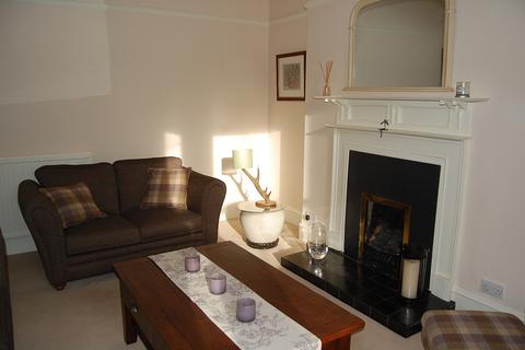 3 bedroom flat to rent, Osborne Place, West End, Aberdeen, AB25