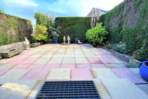 25 Top Road, Worrall, Sheffield, S35 0AQ