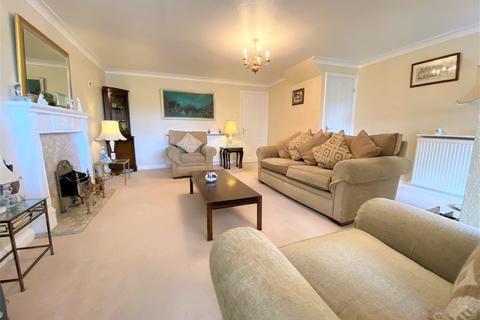 25 Top Road, Worrall, Sheffield, S35 0AQ