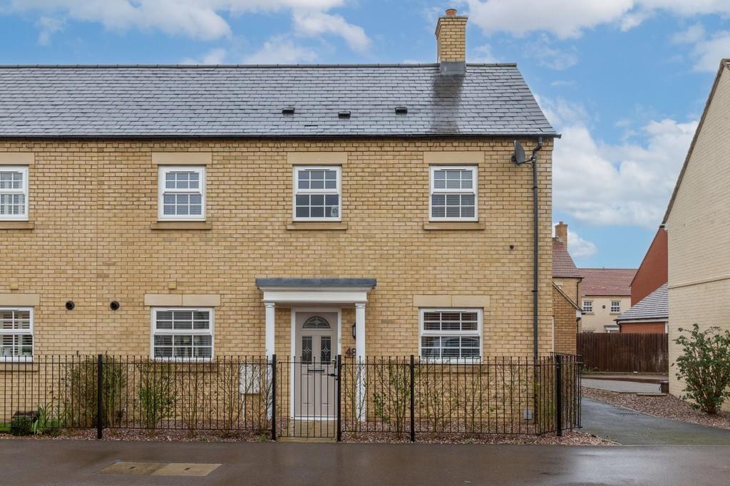 Tansy Avenue, Stotfold, Herts SG5 4GJ 3 bed semidetached house £445,000