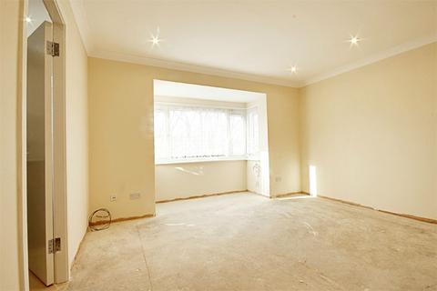 1 bedroom flat to rent, St Giles Court, Bullsmoor Lane, ENFIELD, Middlesex, EN1
