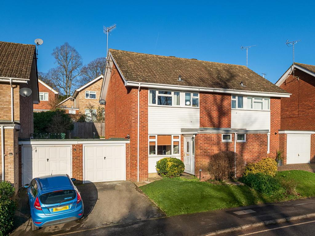 Ancastle Green, HenleyonThames 3 bed semidetached house £570,000