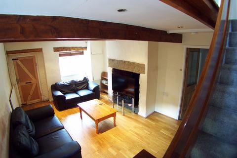 3 bedroom house share to rent, Moor Road, Leeds
