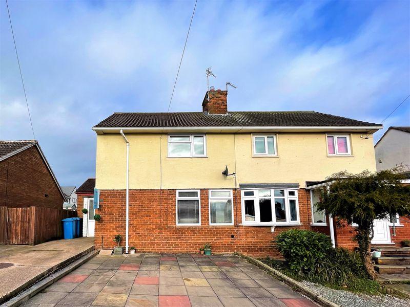 Oak Road, Brewood, Stafford ST19 3 bed semidetached house £239,500