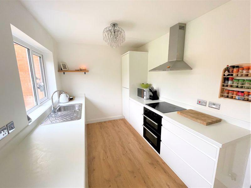 Oak Road, Brewood, Stafford ST19 3 bed semidetached house £239,500