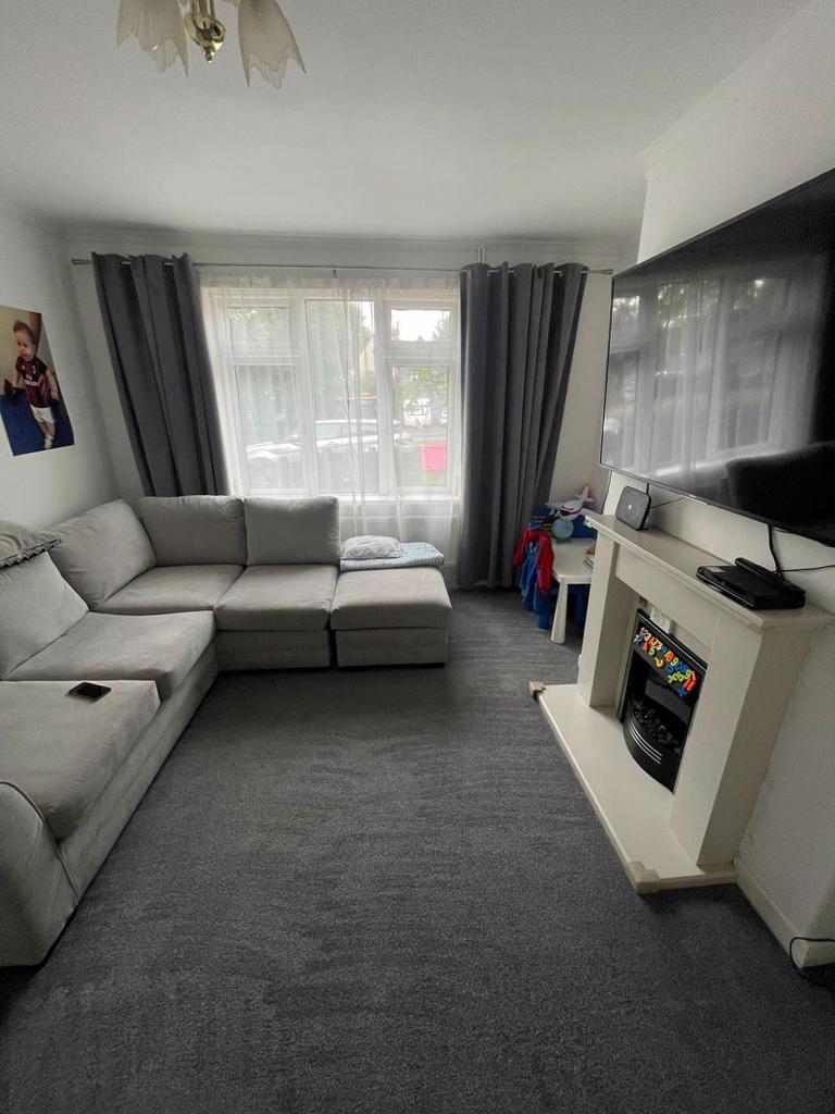 Grand Avenue Ely Cardiff CF5 4HU 3 bed semidetached house £1,000 pcm