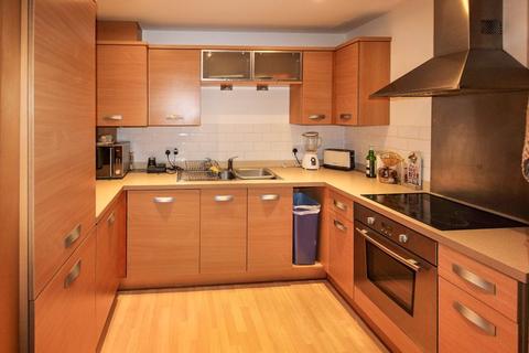 18 Nicholls Close, Caterham, CR3 5XP
