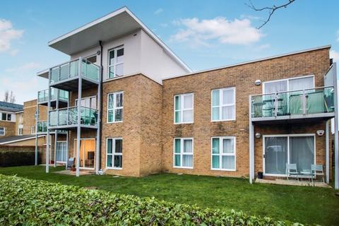 18 Nicholls Close, Caterham, CR3 5XP