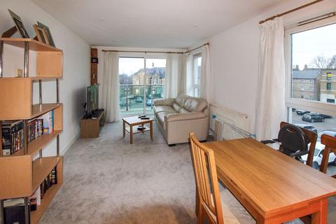 18 Nicholls Close, Caterham, CR3 5XP