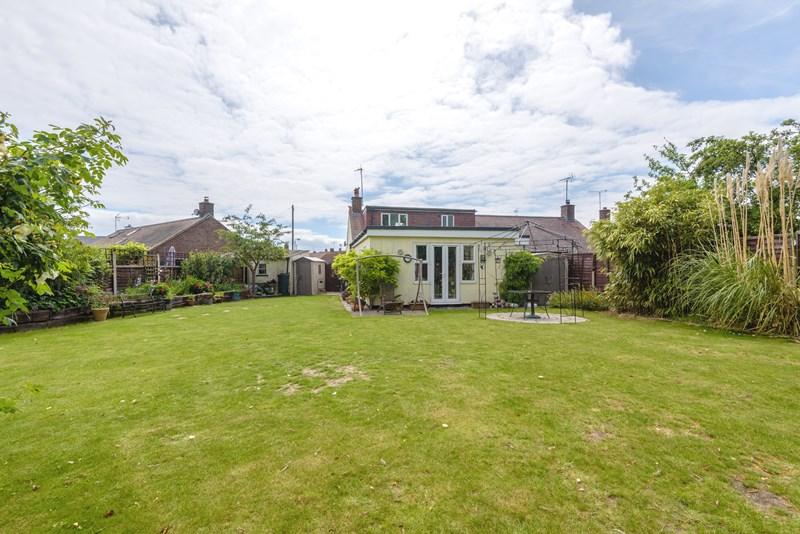 Twyford Avenue, Great Wakering, SS3 3 bed bungalow £395,000