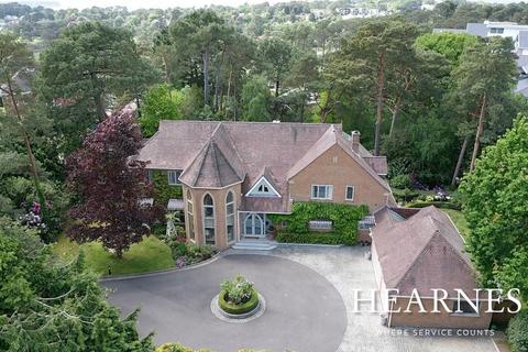 5b Lawrence Drive, Poole, BH13 7EN