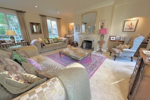 5b Lawrence Drive, Poole, BH13 7EN