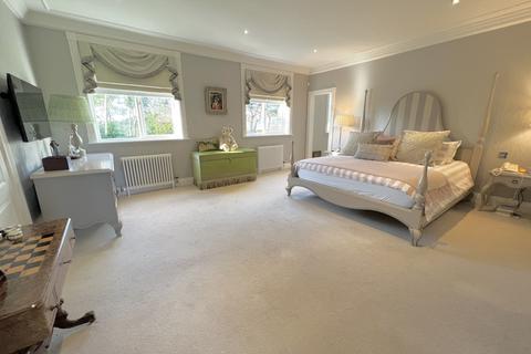 5b Lawrence Drive, Poole, BH13 7EN