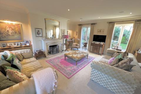 5b Lawrence Drive, Poole, BH13 7EN
