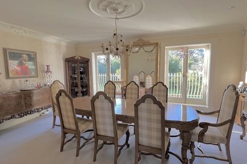 5b Lawrence Drive, Poole, BH13 7EN