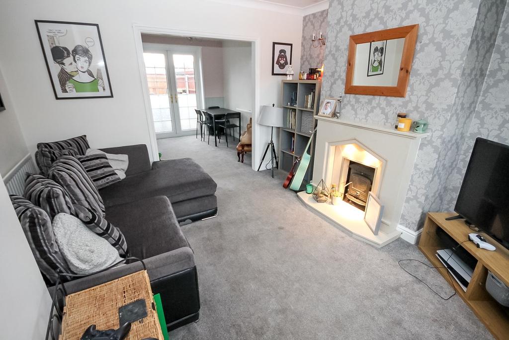 Poplar Road, Haydock, St Helens, WA11 2 bed semidetached house £150,000