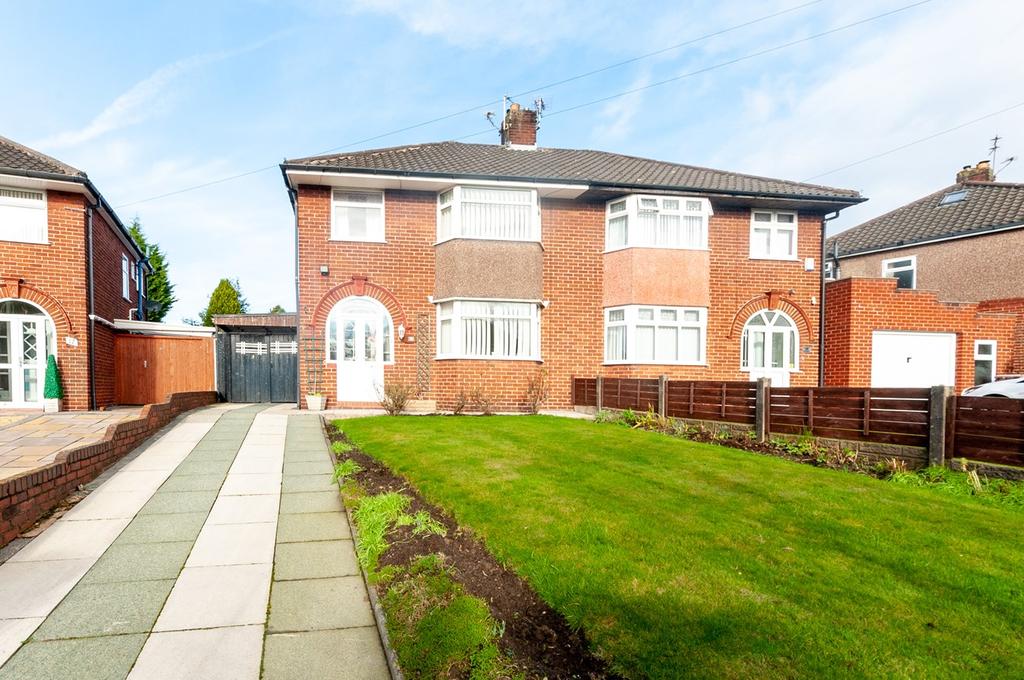 Broom Close, Eccleston Park, Prescot... 3 bed semidetached house £