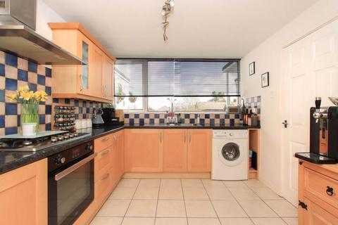 2 bedroom maisonette for sale, Tring