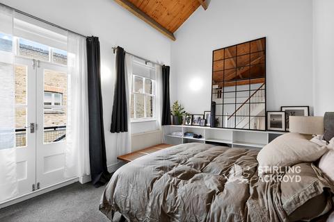 2 bedroom terraced house to rent, Hardwicke Mews, London, WC1X