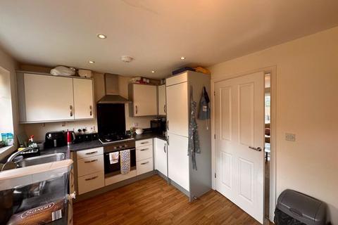 2 bedroom terraced house to rent, High Leaze Road, Bristol