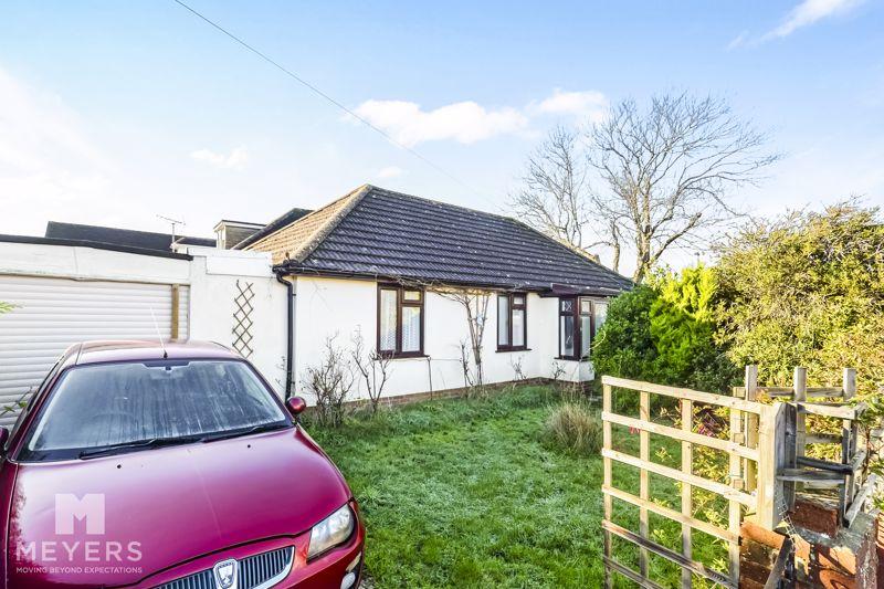 Lingwood Avenue, Christchurch, BH23 2 bed bungalow £450,000