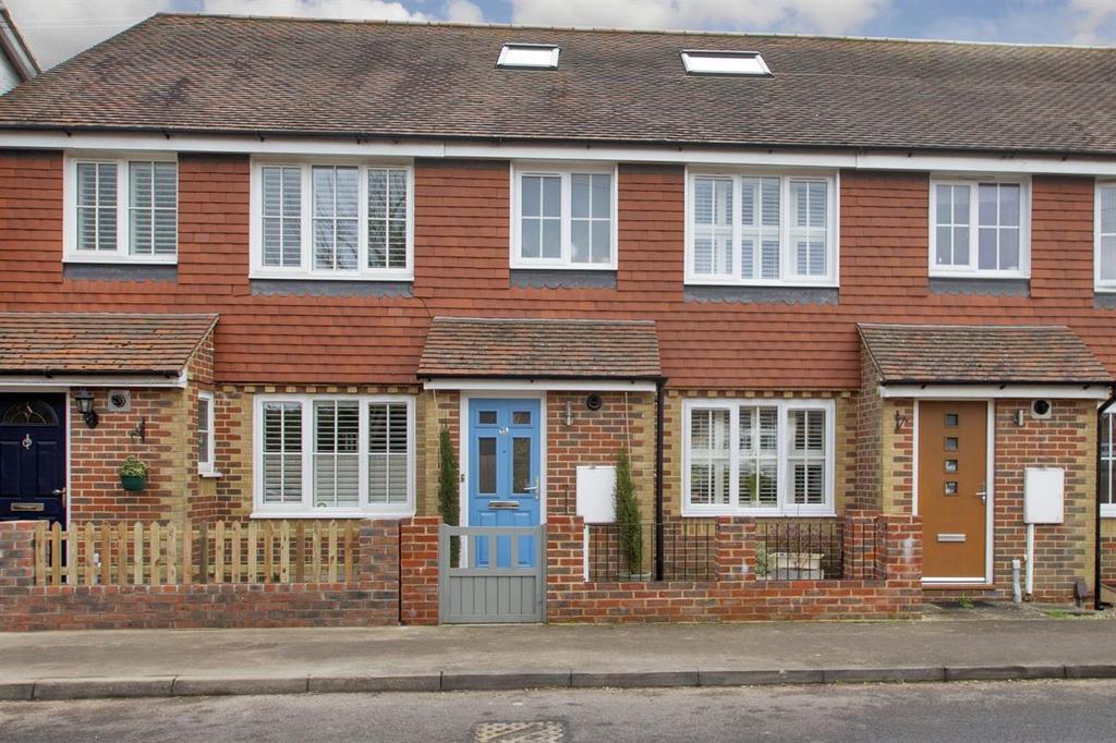 Lingfield Road, Edenbridge 4 bed terraced house £450,000