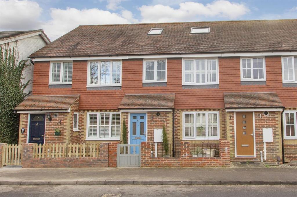 Lingfield Road, Edenbridge 4 bed terraced house £450,000