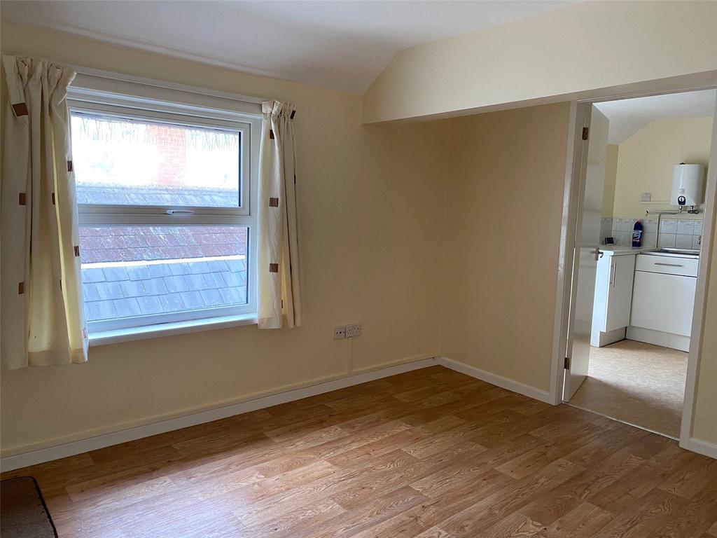 High Street, Welshpool, Powys, SY21 1 bed flat £350 pcm (£81 pw)