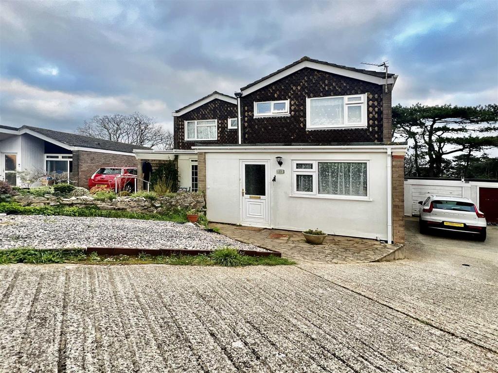 Cumber Drive, Brixham 3 bed semidetached house £299,950