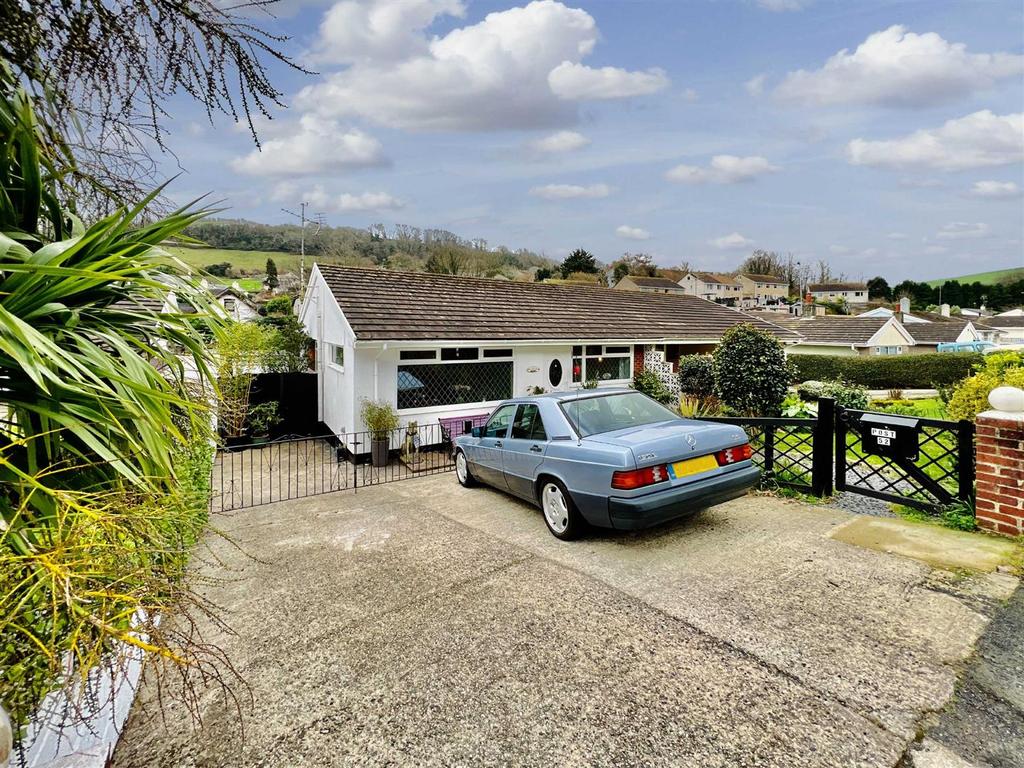 Chestnut Drive, Higher Brixham, Brixham 2 bed semidetached bungalow
