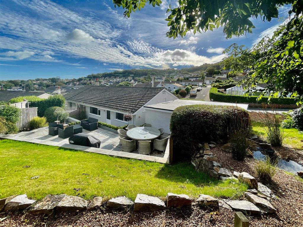 Chestnut Drive, Higher Brixham, Brixham 2 bed semidetached bungalow
