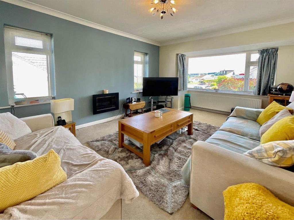 Wayside, Copythorne, Brixham 2 bed detached bungalow £295,000