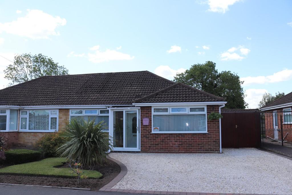 Clay Avenue, St Nicolas Park, Nuneaton 2 bed semidetached bungalow £