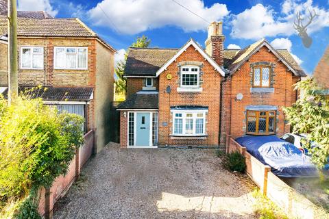 1, Park Cottages North Road, Havering-atte-bower, Romford, RM4 1PS