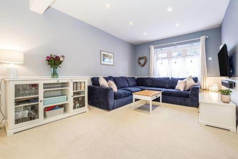 1, Park Cottages North Road, Havering-atte-bower, Romford, RM4 1PS
