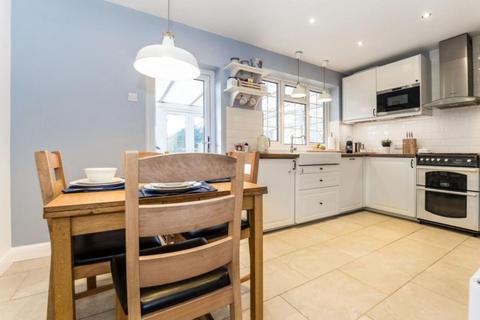 1, Park Cottages North Road, Havering-atte-bower, Romford, RM4 1PS