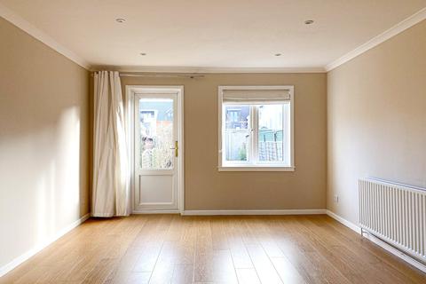 29 Barnfield Way, Oxted, RH8 9QF
