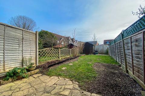 29 Barnfield Way, Oxted, RH8 9QF