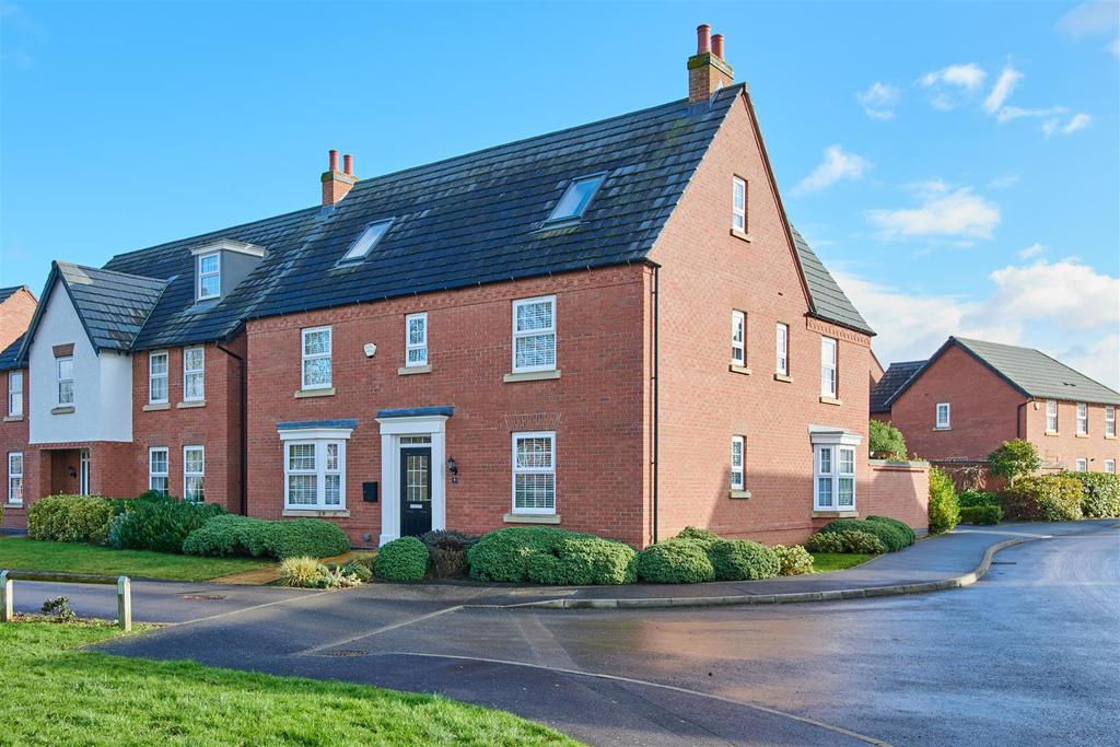 Measham Close, Market Harboroguh 6 bed detached house £650,000